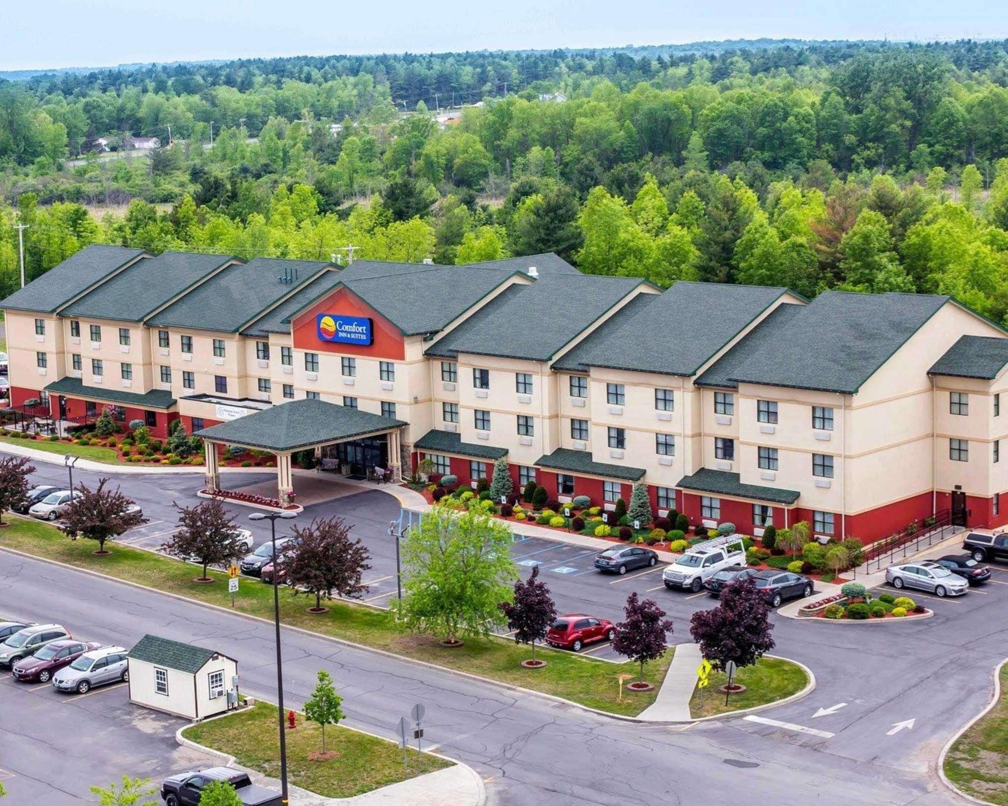 Comfort Inn & Suites Adj To Akwesasne Mohawk Casino Hogansburg Exterior photo