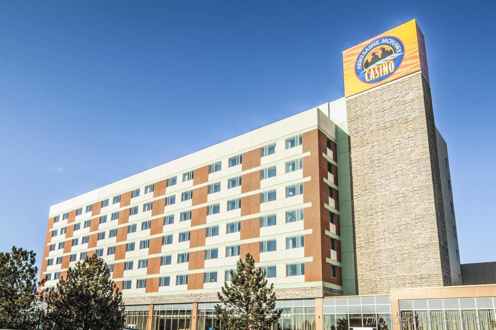 Comfort Inn & Suites Adj To Akwesasne Mohawk Casino Hogansburg Exterior photo